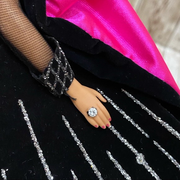 1998 Special Edition Happy Holidays Barbie Doll - Picture 8 of 12